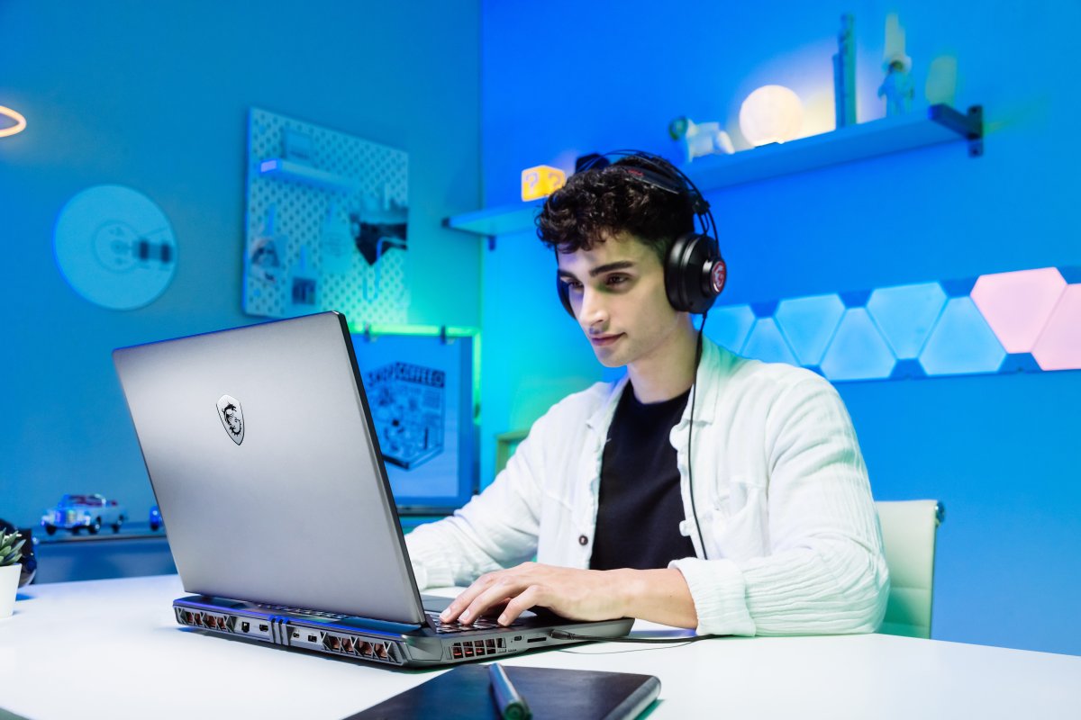MSI Gaming Vector GP78 HX 13VH-405UK Intel® Core™ i9 i9-13980HX Laptop 43.2 cm (17") Quad HD+ 16 GB DDR5-SDRAM 1 TB SSD NVIDIA GeForce RTX 4080 Wi-Fi 6E (802.11ax) Windows 11 Home Black - Image 32