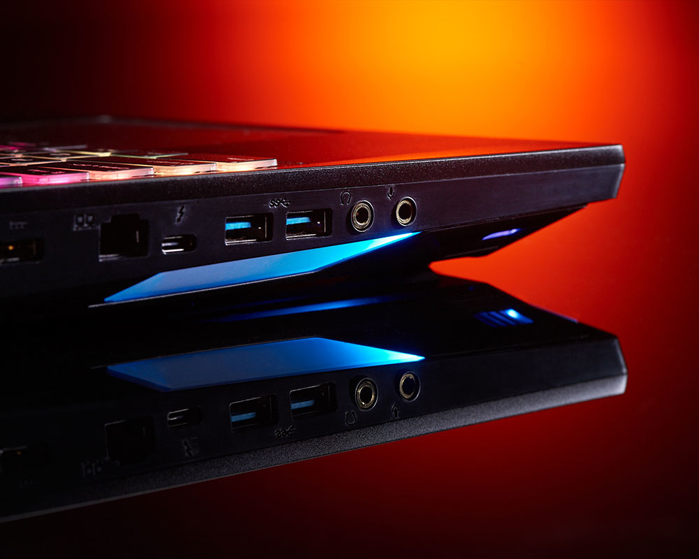 MSI Gaming GT76 9SF-066UK Titan DT Intel® Core™ i7 i7-9700K Laptop 43.9 cm (17.3") 4K Ultra HD 32 GB DDR4-SDRAM 2 TB HDD+SSD NVIDIA® GeForce RTX™ 2070 Wi-Fi 6 (802.11ax) Windows 10 Pro Grey - Image 8